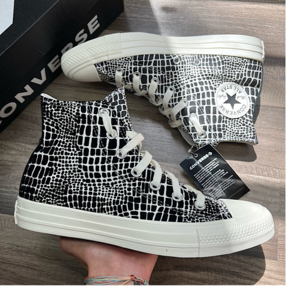 Converse Chuck Taylor All Star Hi - Picture 1 of 5